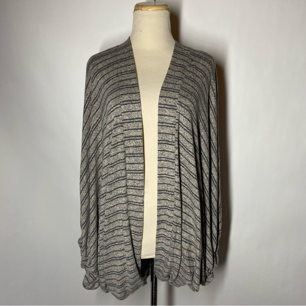 Soft Surroundings S/M Small Medium Curl Up Gray Topper Cocoon Cardigan Sweater